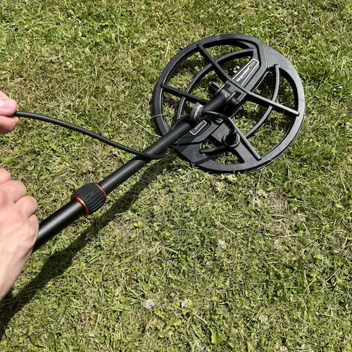 Minelab Equinox 700 metal detector comparison image
